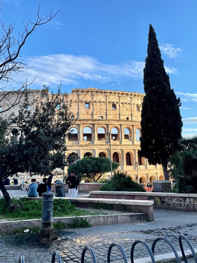 Martina al Colosseo Roma Exterior foto